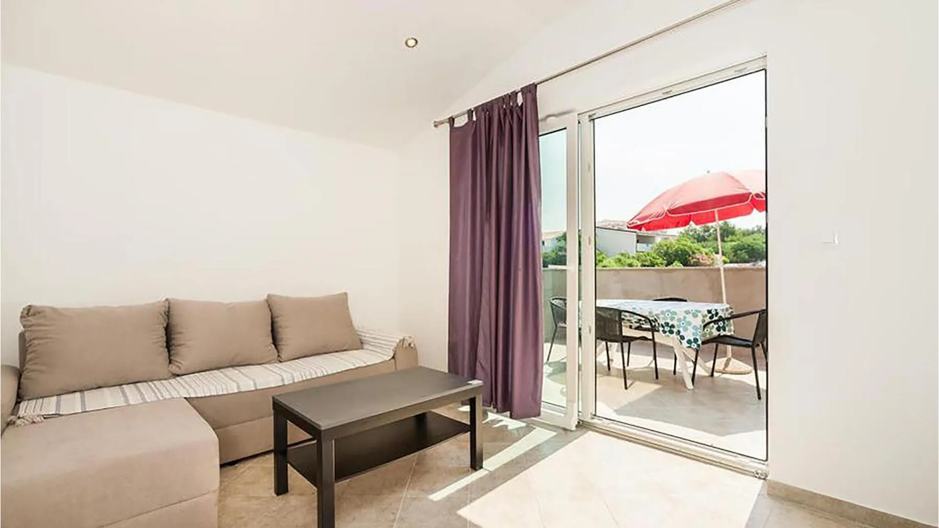 Beautiful Apartment In Povljana With Kitchen Croatia