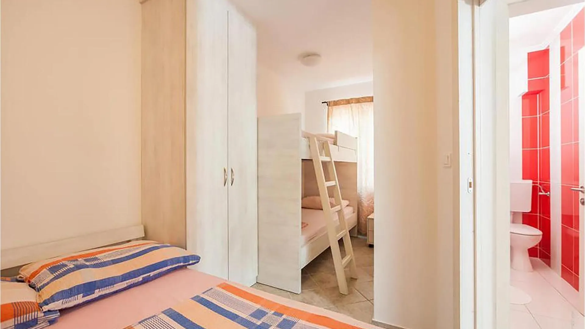 Beautiful Apartment In Povljana With Kitchen