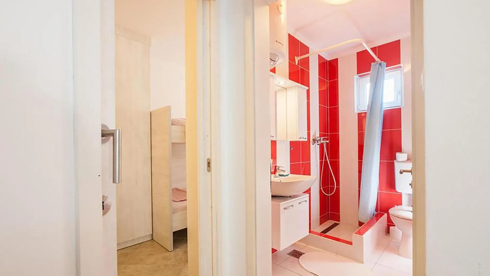 Beautiful Apartment In Povljana With Kitchen