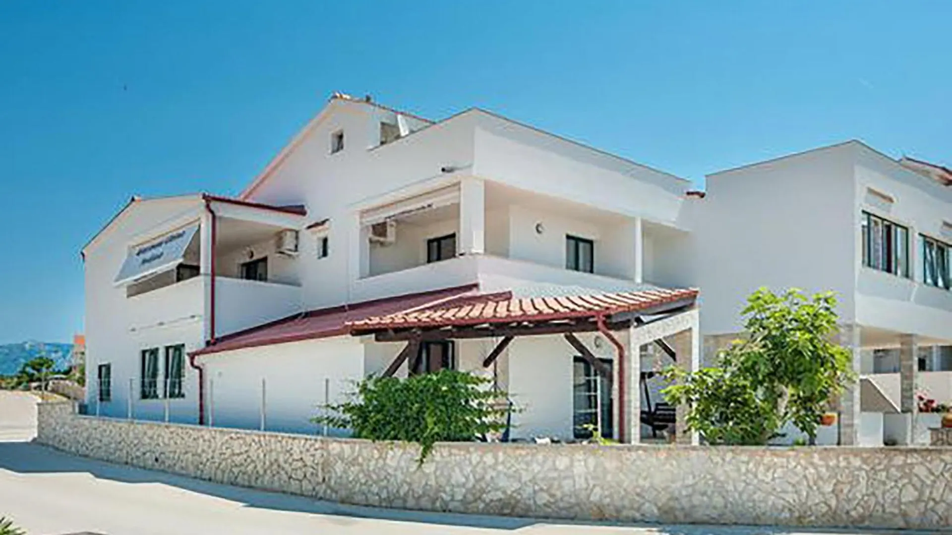 Beautiful Apartment In Povljana With Kitchen